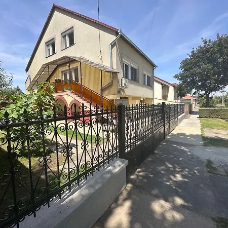 Olajfa Апартаменты