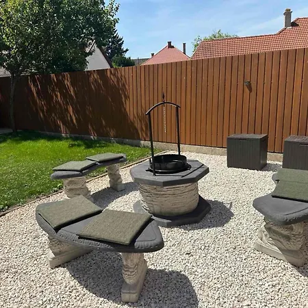 Olajfa Apartman *